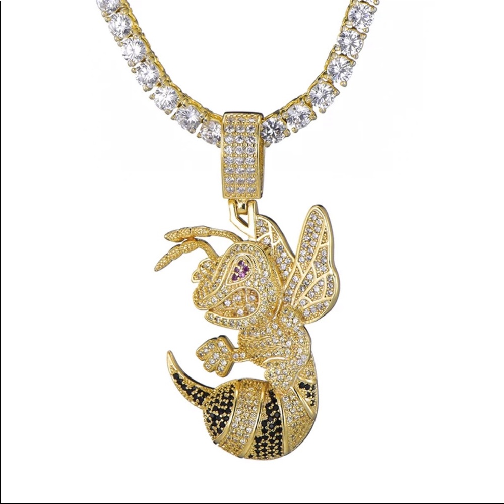 Hornet Pendant